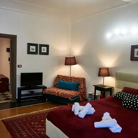 La Finestra Sui Rolli Apartment *
